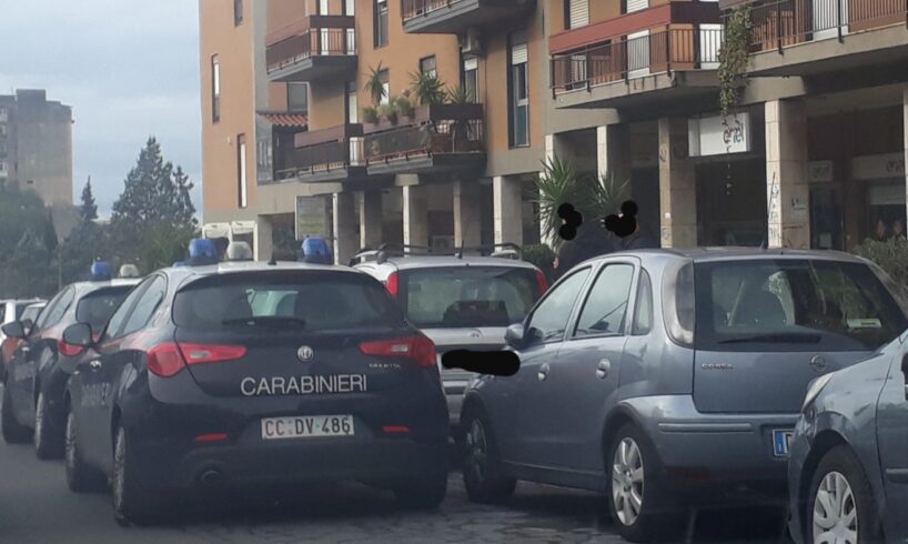 Paternò, Carabinieri in azione lungo Corso del Popolo: perquisite alcune palazzine della zona