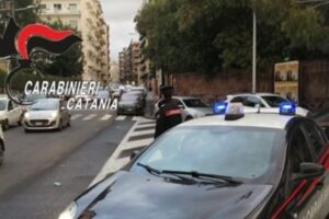 Catania, due minorenni tentano furto di una moto: ai domiciliari nel centro di via Franchetti