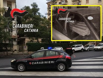 Catania, in due caricano in auto pedane da ponteggio rubate: preso 27enne