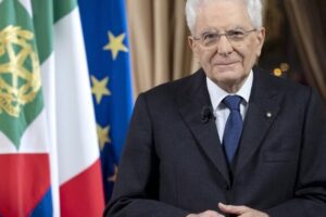 Mattarella, parole di fiducia per l’Italia: “Guardare il domani con gli occhi dei giovani”. Apprezzamenti da tutti i partiti