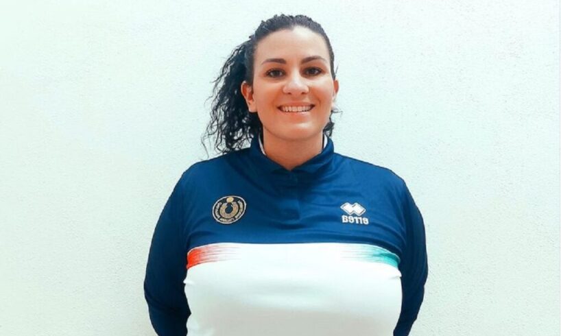 Pallavolo, arbitro si dimette perché grassa: “Ma lo sport dovrebbe unire e non emarginare”