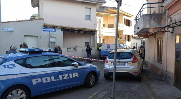 Oristano, donna di 51 anni uccide la figlia tredicenne e poi tenta il suicidio: era separata dal marito