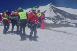 Etna, vari interventi di soccorso: in salvo escursionisti di Gela e donna ferita al ginocchio