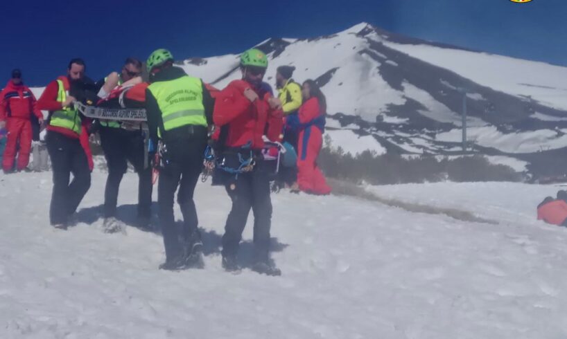 Etna, vari interventi di soccorso: in salvo escursionisti di Gela e donna ferita al ginocchio