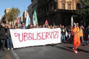 Catania, in sciopero i dipendenti di Pubbliservizi a rischio licenziamento. A Belpasso Consiglio comunale straordinario