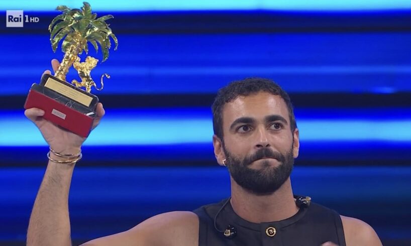 Sanremo, Mengoni vince il Festival: sul podio anche Lazza e Mr Rain. Il messaggio di Zelensky letto da Amadeus