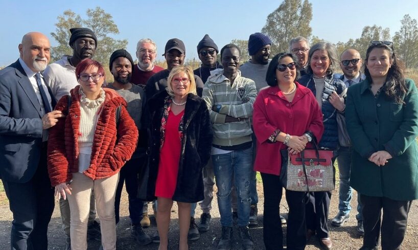 Catania, contro la discriminazione nasce la cooperativa ‘Afrisicilia’: migranti coinvolti in progetti di agricoltura sociale