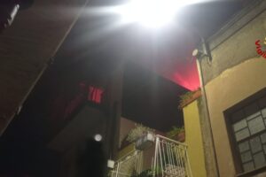 Paternò, incendio in un’abitazione di via Bolzano: casa dichiarata inagibile