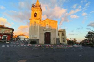 Ragalna, rischio crolli in Chiesa Madre: vietato l’ingresso ai fedeli