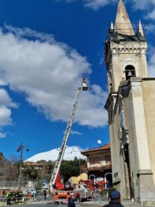 Ragalna, rischio crolli in Chiesa Madre: vietato l’ingresso ai fedeli