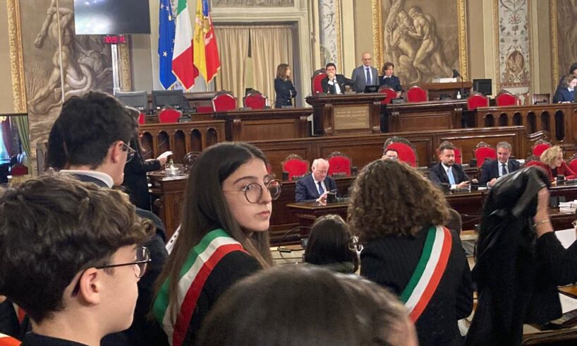 Ars, a Sala d’Ercole per “deputati per un giorno” i baby sindaci di 131 comuni siciliani: progetto del presidente Galvagno