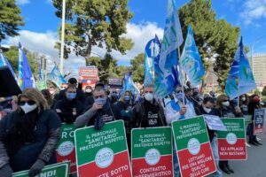 Catania, ospedale “Cannizzaro” risarcisce 3 infermieri demansionati: sentenza del giudice del lavoro