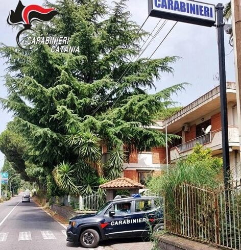 Piedimonte Etneo, slot machine illegali in negozio: denunciato 42enne