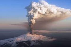 Castello di Milazzo, Università di Messina e Aeronautica presentano progetto per monitorare l’Etna e e la ricaduta di cenere: 2 giorni di workshop