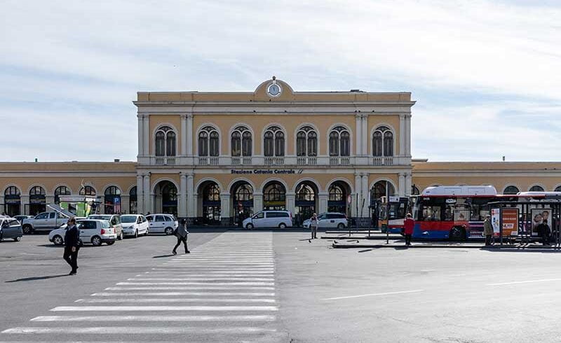 Catania, lanciano solvente sul volto di una donna dopo avere gridato il nome del pentito Giarrizzo di Adrano