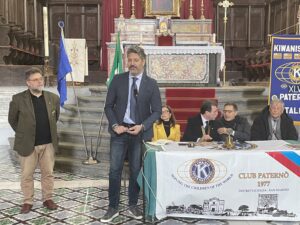 Paternò, epigrafe Iulia Florentina: Archeoclub e Kiwanis consegnano copia alla città 