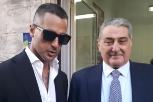 Catania, Fabrizio Corona candidato al Consiglio comunale a sostegno di Lipera: “Nato e cresciuto in questa città”