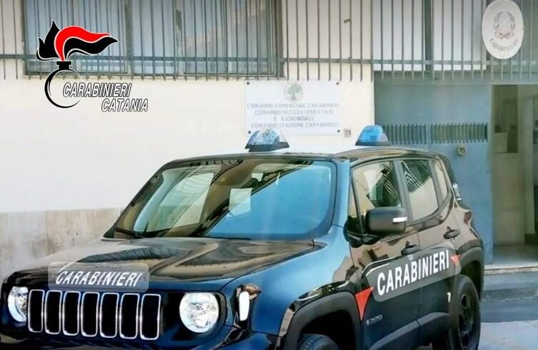 Paternò, saluta e riconosce il nipote poco prima della rapina al distributore: due persone in carcere (VIDEO)