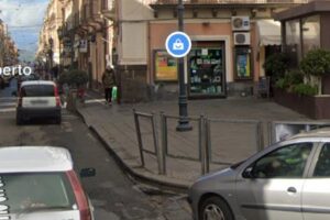 Adrano, furto in un negozio di telefonia di Piazza Umberto: all’alba i ladri sfondano vetrata