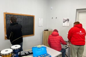 Catania, musicoterapia per promuovere l’inclusione sociale: all’Help Center della Caritas