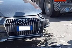 Paternò, scontro tra autocarro e Audi lungo la Sp 24 a Ponte Barca: un ferito