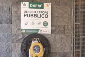 Gravina di Catania, Comune installa 5 defibrillatori nel territorio: è uno dei progetti del bilancio partecipato