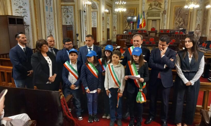 Paternò, i ragazzi del baby Consiglio in visita all’Ars: “Stimolo alla partecipazione attiva”