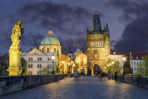 Praga, danzare e sentire: viaggio nella notte nella terra che accoglie popoli diversi