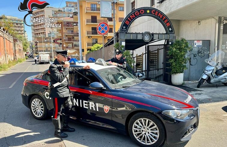 Catania, fallisce la rapina in banca e ripiega con un colpo in sala bingo: 47enne arrestato