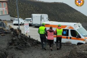 Etna, soccorsa nel cratere Silvestri giovane studentessa colta da malore