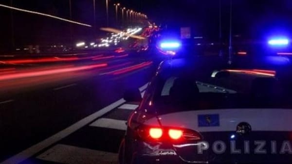 Adrano, 17enne in auto fugge all’Alt della Polizia e si fa inseguire: sanzioni per 5 mila euro