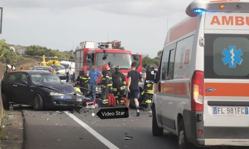 SS 284, grave incidente stradale al bivio Scalilli direzione Adrano: 4 persone bloccate in due veicoli