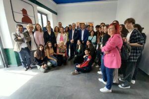 Paternò, la street art rende viva è bella la stazione: inaugurata l’opera