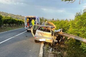 Mineo, due giovani di Niscemi le vittime dell’incidente: l’auto si è schiantata sul guard-rail