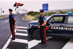 Ramacca, picchia la madre per estorcerle 100 euro: 22enne arrestato