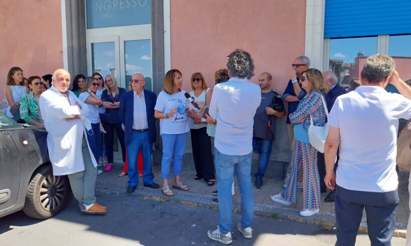 Bronte, sit-in di protesta contro la sospensione del Punto Nascita. La Cgil: “A rischio la salute delle donne”