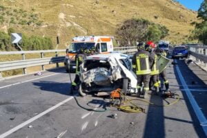 Caltanissetta, salgono a 3 le vittime dell’incidente su SS 626 Valle del Salso: scontro tra auto