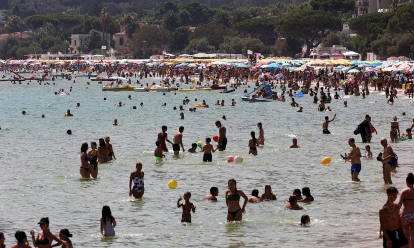 Meteo, ‘Caronte’ infuoca l’Italia: da giovedì temperature in diminuzione ma solo al Nord