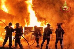 Incendi, macchina dei soccorsi in ginocchio per carenza personale dei Vigili del Fuoco. I sindacati: “Vorremmo fare molto di più”