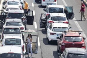 Esodo di Ferragosto sotto l’afa e traffico da bollino nero: atteso flusso intenso sulla A19 Palermo-Catania