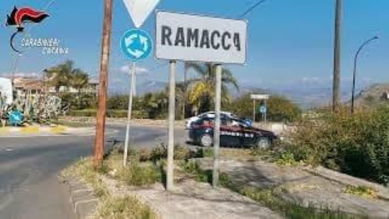 Donna di 25 anni trovata impiccata nelle campagne di Ramacca: fermato il compagno