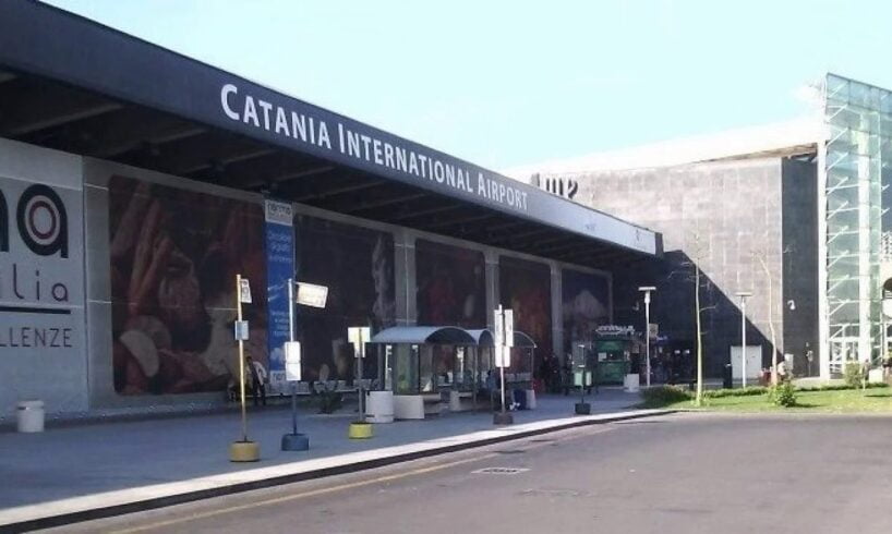 Catania, riapre l’aeroporto dopo lo stop-cenere: operativo dalle 6 di stamane