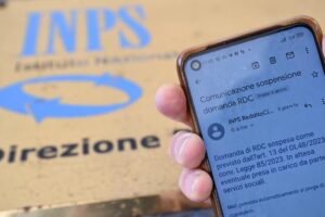 Sms di fine Reddito di Cittadinanza: Sicilia in testa con 8900 nuclei raggiunti dalla comunicazione