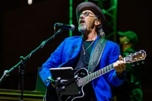 Addio al chitarrista dei Dire Straits Jack Sonni: sui social il saluto commosso della band