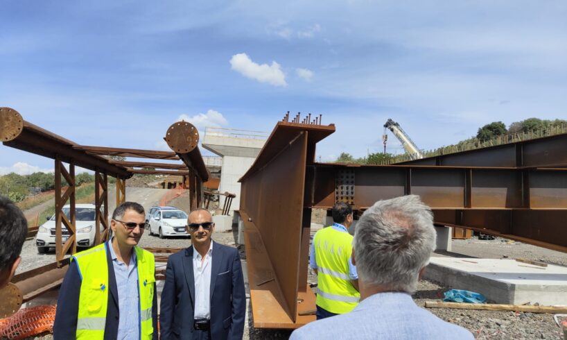 Strada Bronte-Adrano, Barbagallo (Pd) visita i cantieri: “Governo Meloni dia 300 mln per intera infrastruttura”