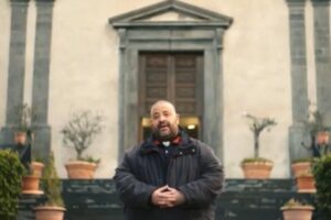 Giornata nazionale offerte per i sacerdoti: la storia di don Salvo Cucè e della comunità di Maletto in perenne cammino (VIDEO)