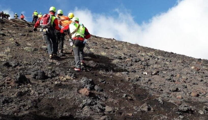 Etna, soccorso turista americano precipitato nel Cratere Silvestri inferiore