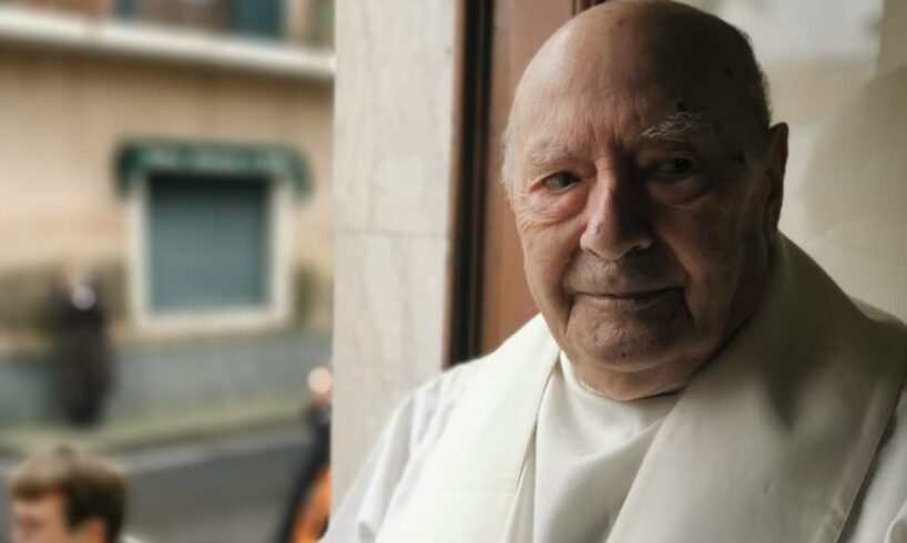 Valverde, addio al prete ultracentenario: don Francesco Panebianco se ne va a 102 anni