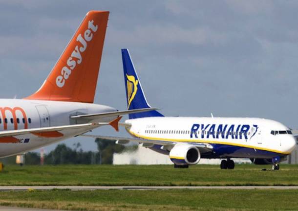 Ryanair e EasyJet tagliano rotte per Catania e altre città: è la risposta al decreto del Governo sul tetto delle tariffe