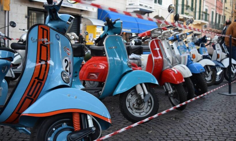 A Catania il raduno nazionale della Vespa: il 16 e 17 con gare ed esibizioni